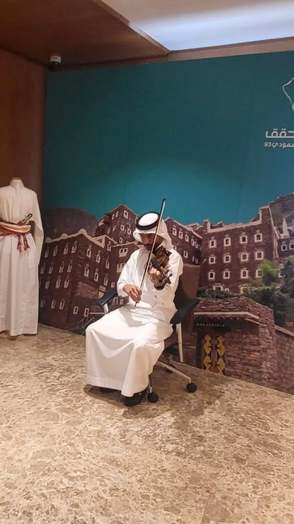 ركن تصوير بخلفية تراثية.